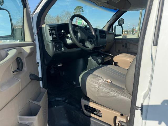 2004 Chevrolet Express Base