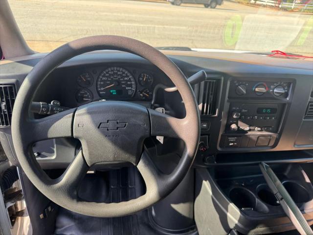 2004 Chevrolet Express Base