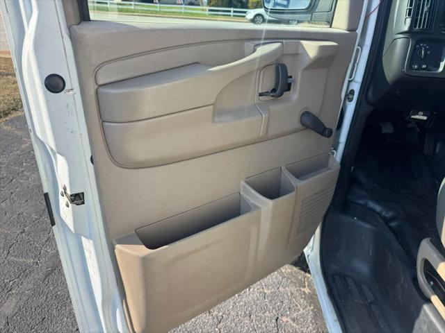 2004 Chevrolet Express Base