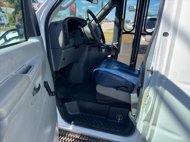 2008 Ford E-350 Cutaway Base