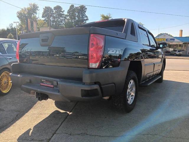 2004 Chevrolet Avalanche Base
