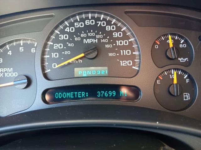 2004 Chevrolet Avalanche Base
