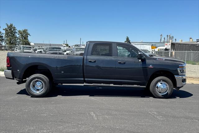 2026 RAM Ram 3500 RAM 3500 TRADESMAN CREW CAB 4X4 8 BOX