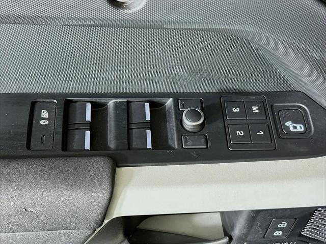 2021 Land Rover Defender 110 SE