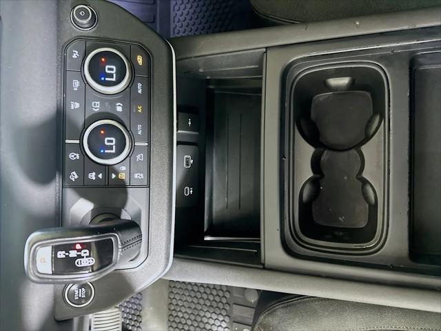 2021 Land Rover Defender 110 SE