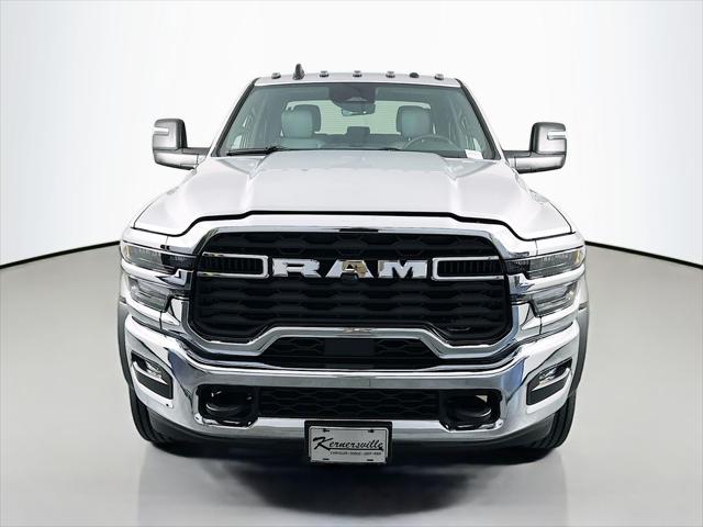 2026 RAM 5500 Chassis RAM 5500 TRADESMAN CHASSIS CREW CAB 4X4 84 CA