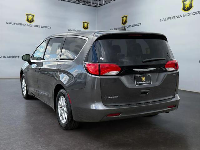 2023 Chrysler Voyager LX
