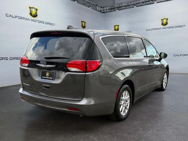 2023 Chrysler Voyager LX