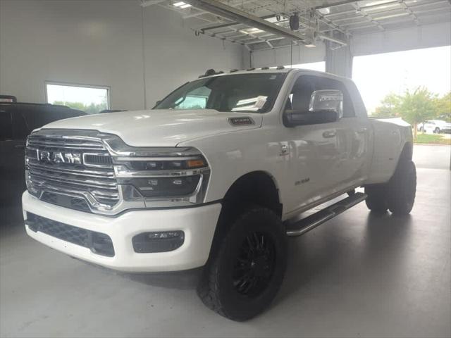 2026 RAM Ram 3500 RAM 3500 LARAMIE MEGA CAB 4X4 64 BOX 2026 RAM Ram 3500 RAM 3500 LARAMIE MEGA CAB 4X4 64 BOX