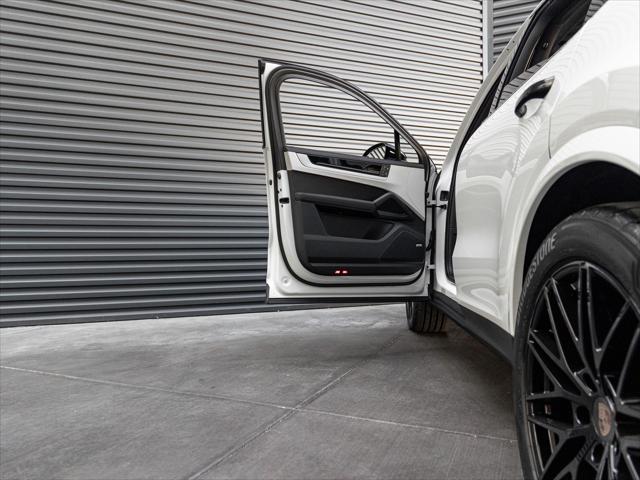 2026 Porsche Cayenne Unknown