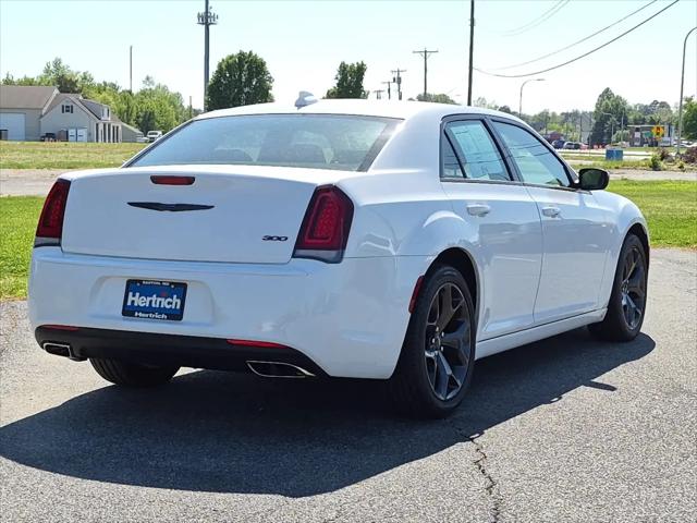 2023 Chrysler 300 Touring