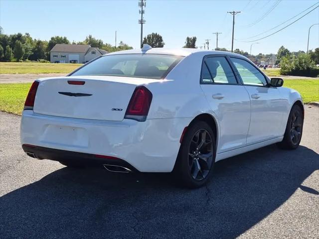 2023 Chrysler 300 Touring