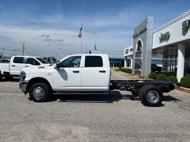 2026 RAM 3500 Chassis RAM 3500 TRADESMAN CREW CAB CHASSIS 4X4 60 CA