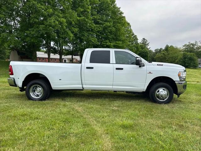 2024 Ram 3500 Tradesman Crew Cab 4x4 8' Box