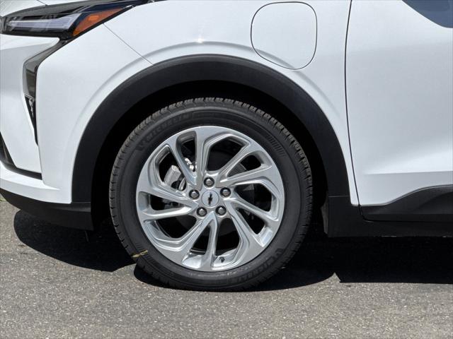 2027 Chevrolet Bolt LT FWD