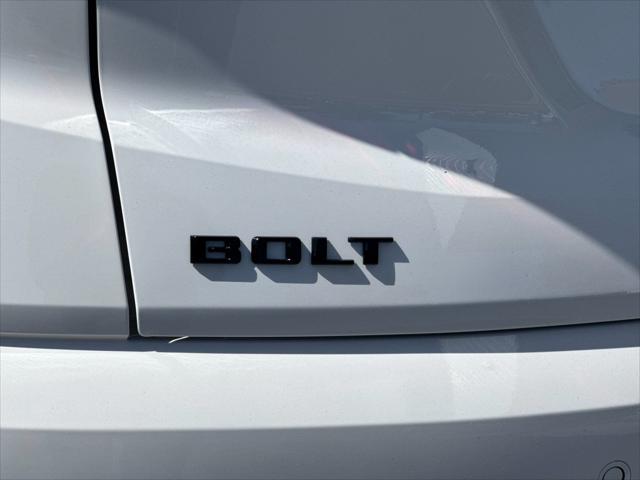 2027 Chevrolet Bolt LT FWD