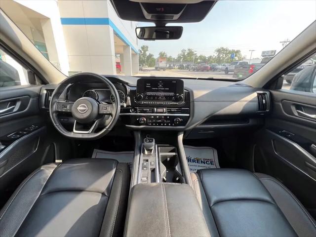 2025 Nissan Pathfinder SL FWD