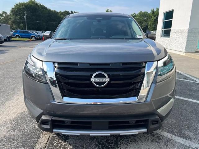 2025 Nissan Pathfinder SL FWD