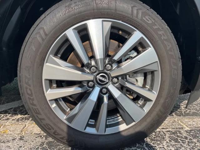 2025 Nissan Pathfinder SL FWD