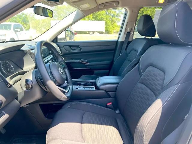 2025 Nissan Pathfinder SV FWD