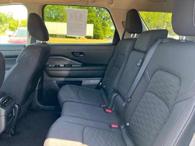2025 Nissan Pathfinder SV FWD