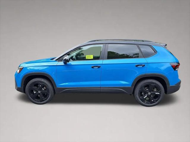 2026 Volkswagen Taos SE Black