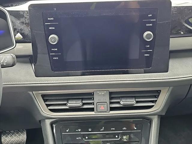 2026 Volkswagen Taos SE Black