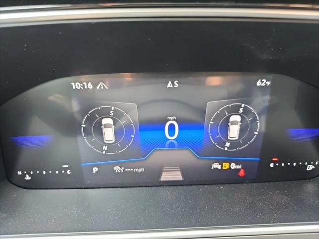 2026 Volkswagen Taos SE Black