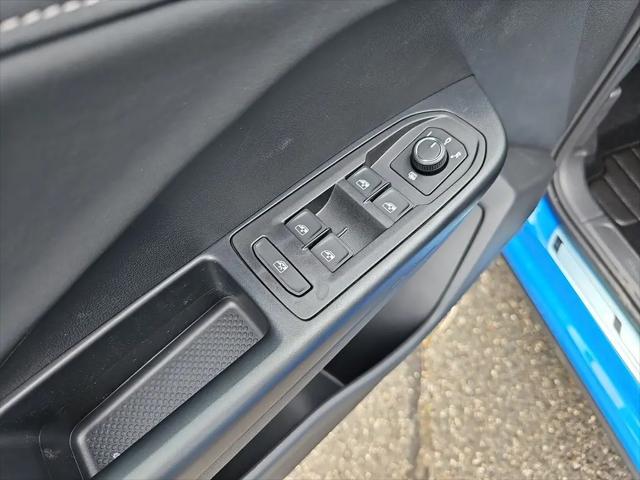 2026 Volkswagen Taos SE Black