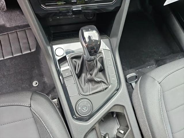 2026 Volkswagen Taos SE Black