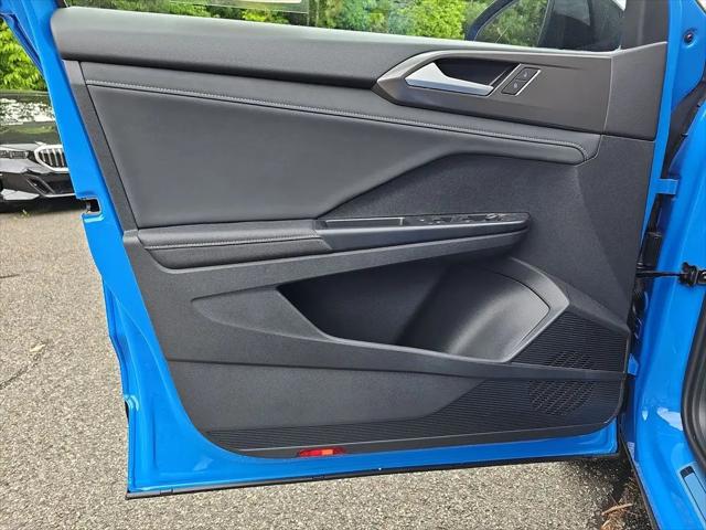 2026 Volkswagen Taos SE Black