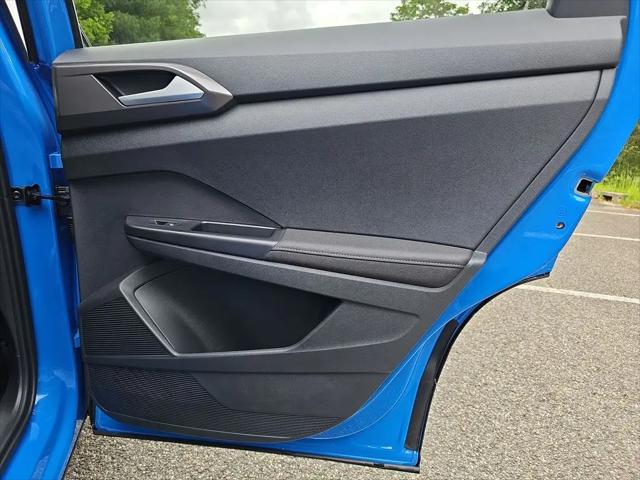 2026 Volkswagen Taos SE Black