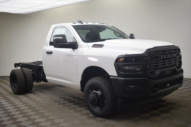 2026 RAM 3500 Chassis RAM 3500 TRADESMAN CHASSIS REGULAR CAB 4X4 60 CA