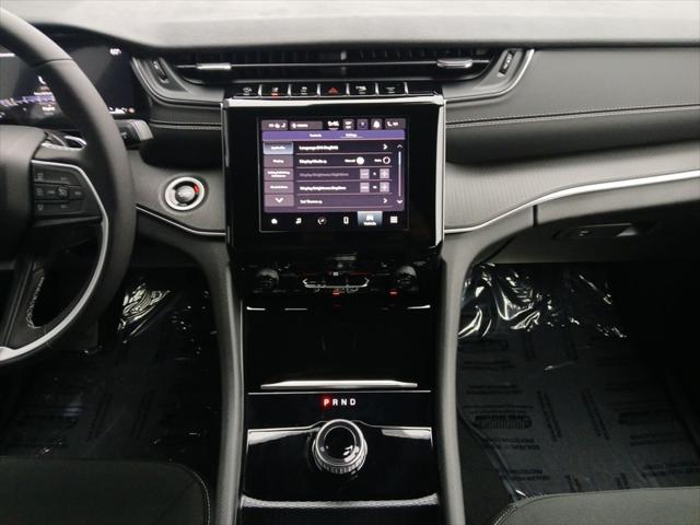2026 Jeep Grand Cherokee L Altitude 4x2