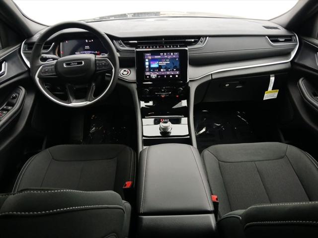 2026 Jeep Grand Cherokee L Altitude 4x2