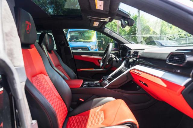 2020 Lamborghini Urus Base