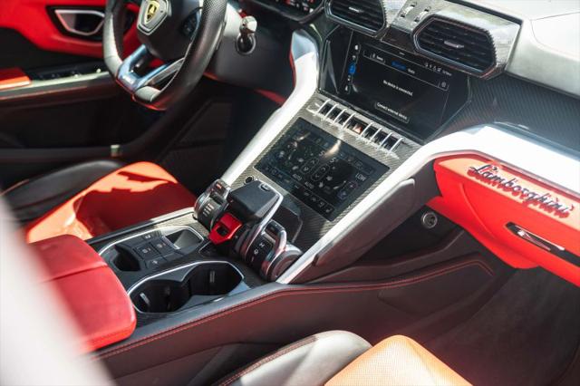 2020 Lamborghini Urus Base