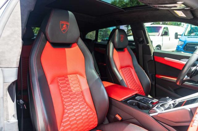2020 Lamborghini Urus Base