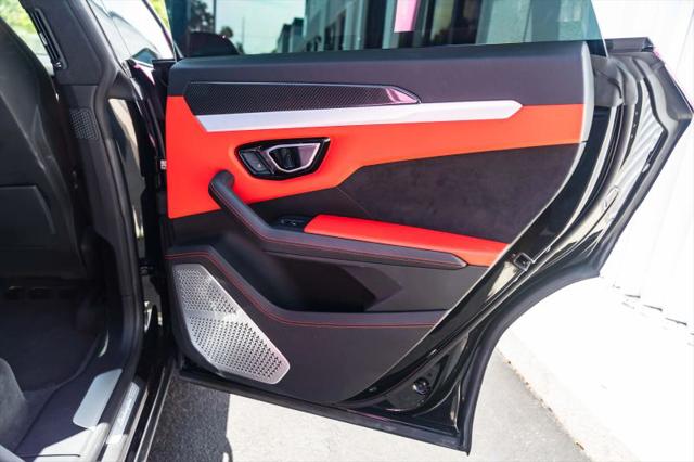2020 Lamborghini Urus Base