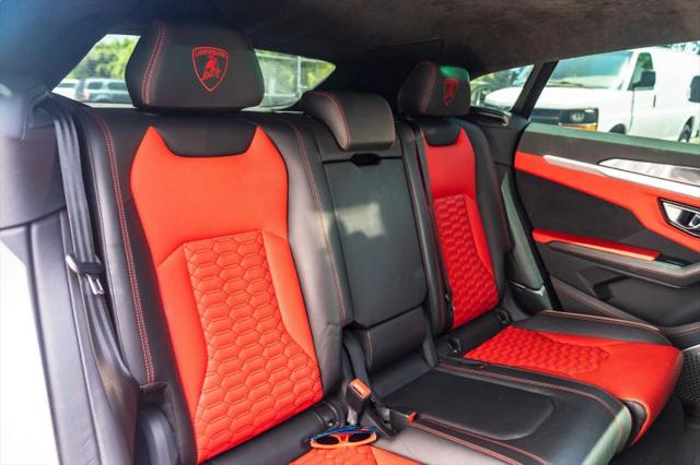 2020 Lamborghini Urus Base