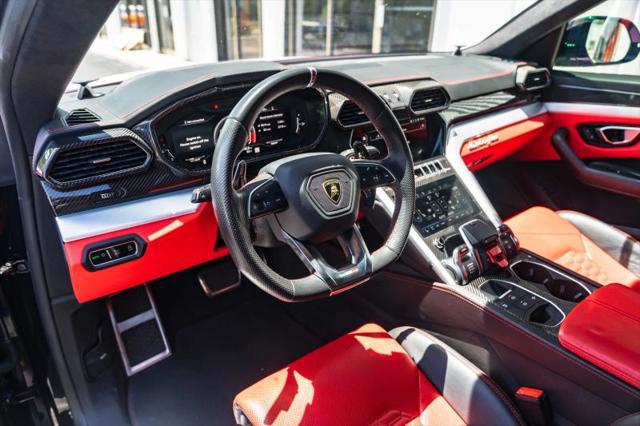 2020 Lamborghini Urus Base