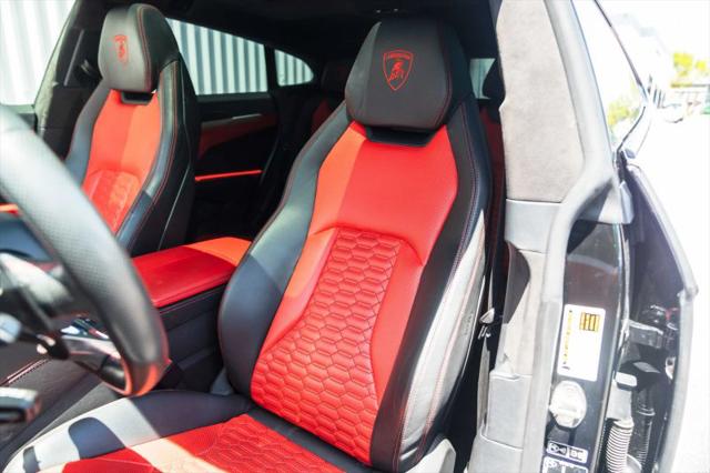 2020 Lamborghini Urus Base
