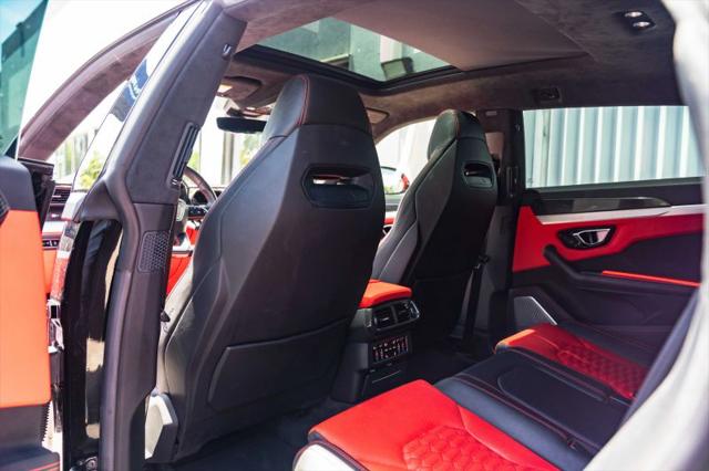 2020 Lamborghini Urus Base