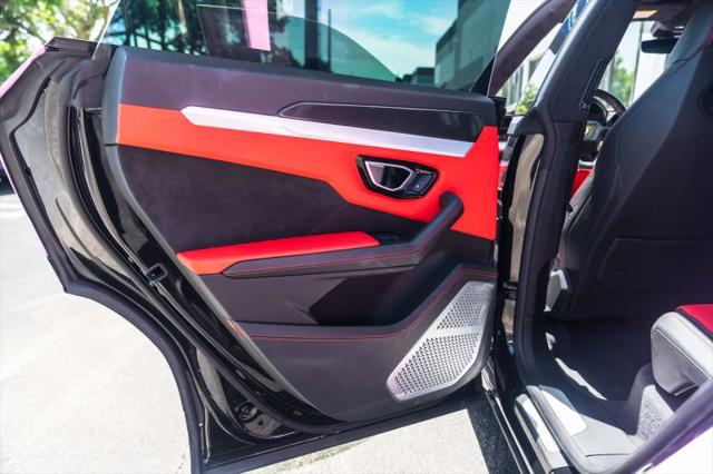 2020 Lamborghini Urus Base
