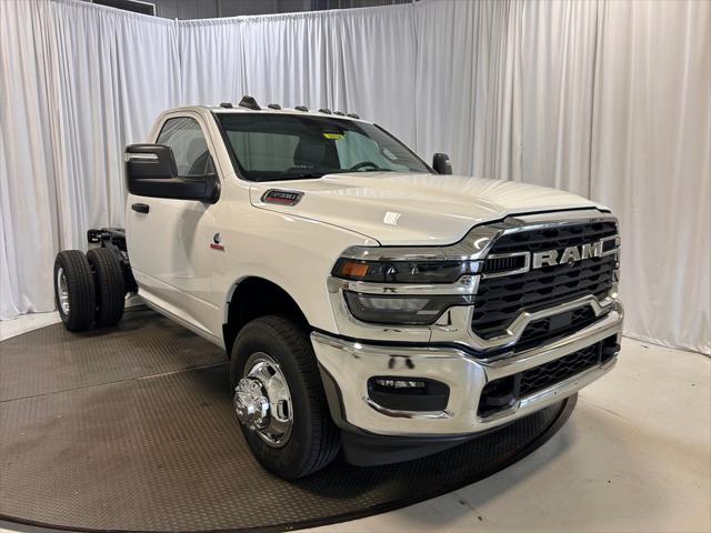 2026 RAM Ram 3500 Chassis Cab RAM 3500 TRADESMAN CHASSIS REGULAR CAB 4X4 60 CA 2026 RAM Ram 3500 Chassis Cab RAM 3500 TRADESMAN CHASSIS REGULAR CAB 4X4 60 CA