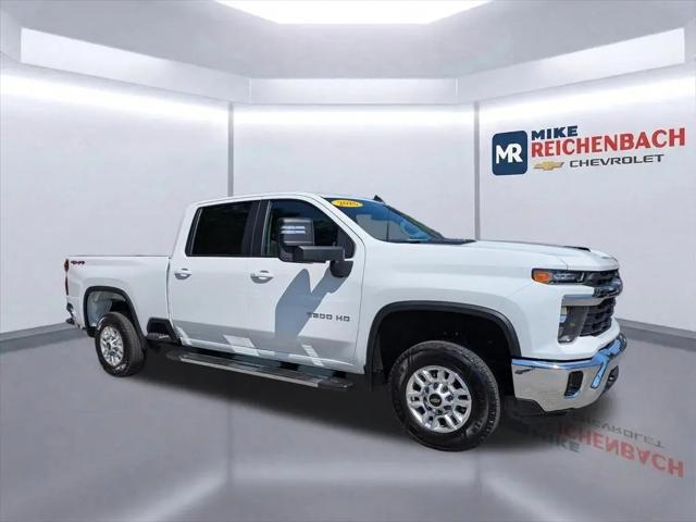 2025 Chevrolet Silverado 2500HD 4WD Crew Cab Standard Bed LT