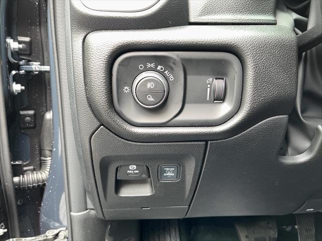2026 Ram 1500 Express Crew Cab 4x4 5'7" Box