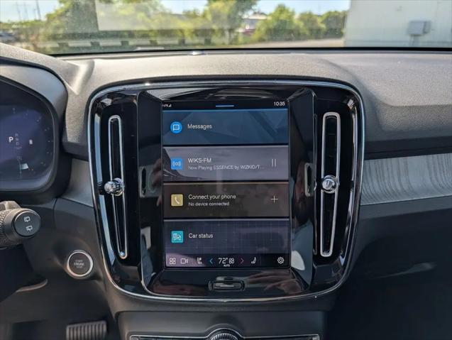 2025 Volvo XC40 B5 Plus Bright Theme