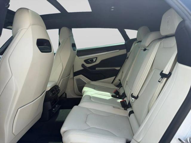 2019 Lamborghini Urus Base