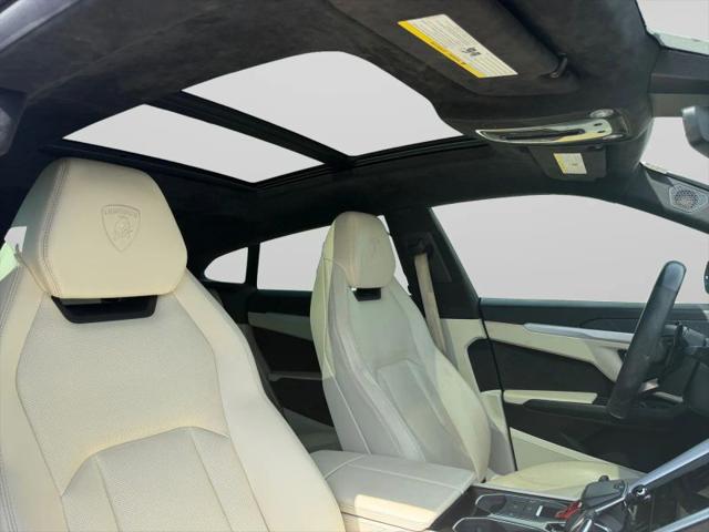 2019 Lamborghini Urus Base